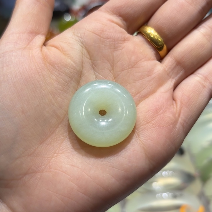 未镶嵌岫玉手镯天然