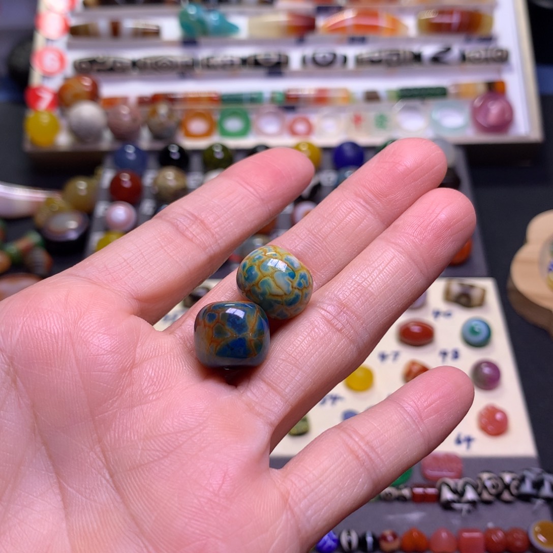 蜂***e玛瑙/玉髓未镶嵌颈饰