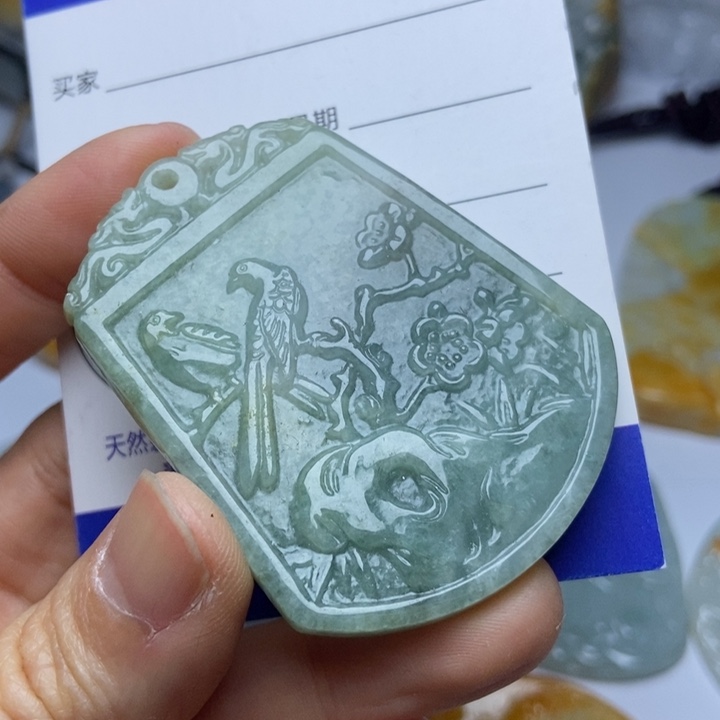 翡翠颈饰未镶嵌翡翠