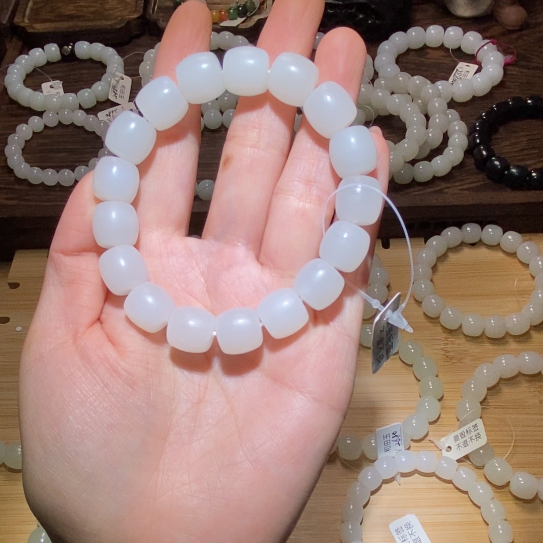 和田玉未镶嵌珠宝奇石12