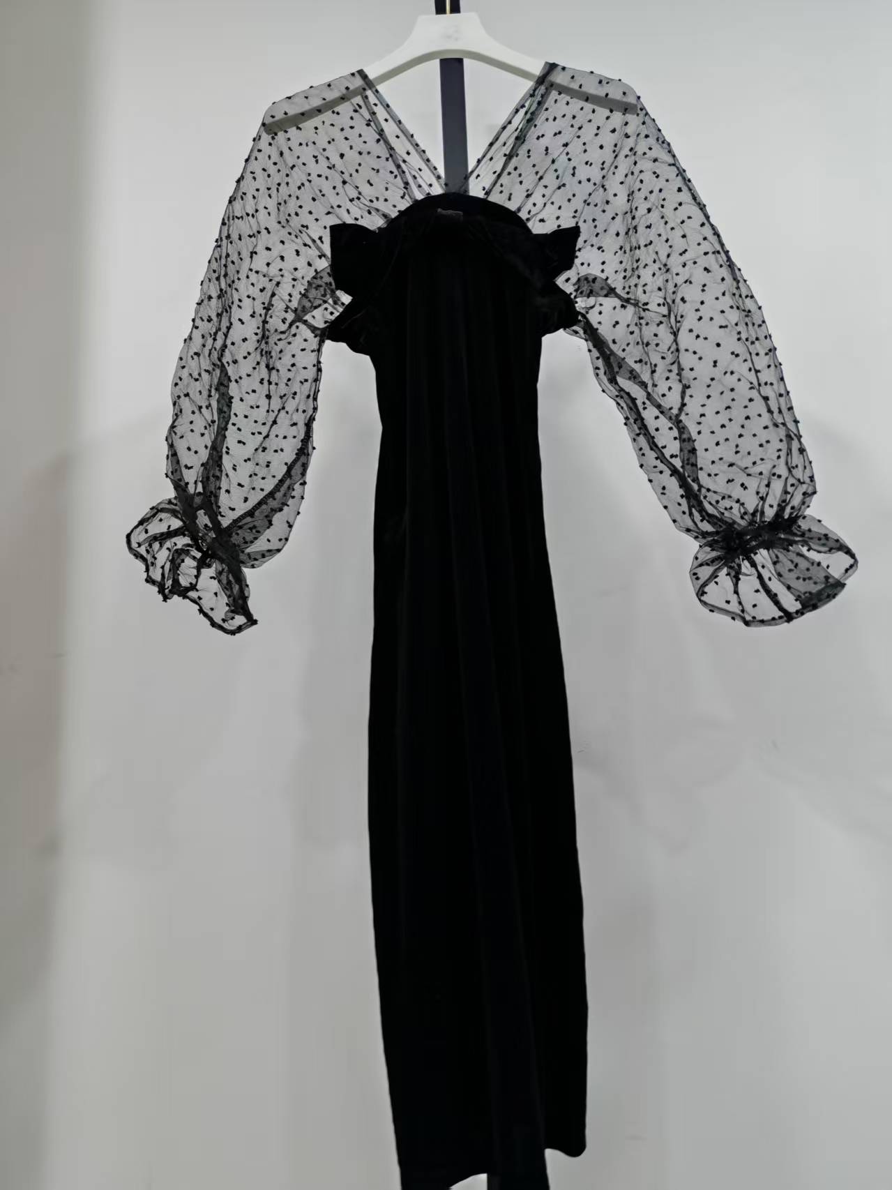 602 丝绒雷丝袖连衣裙 默认微瑕 无运费险 接受不了勿拍