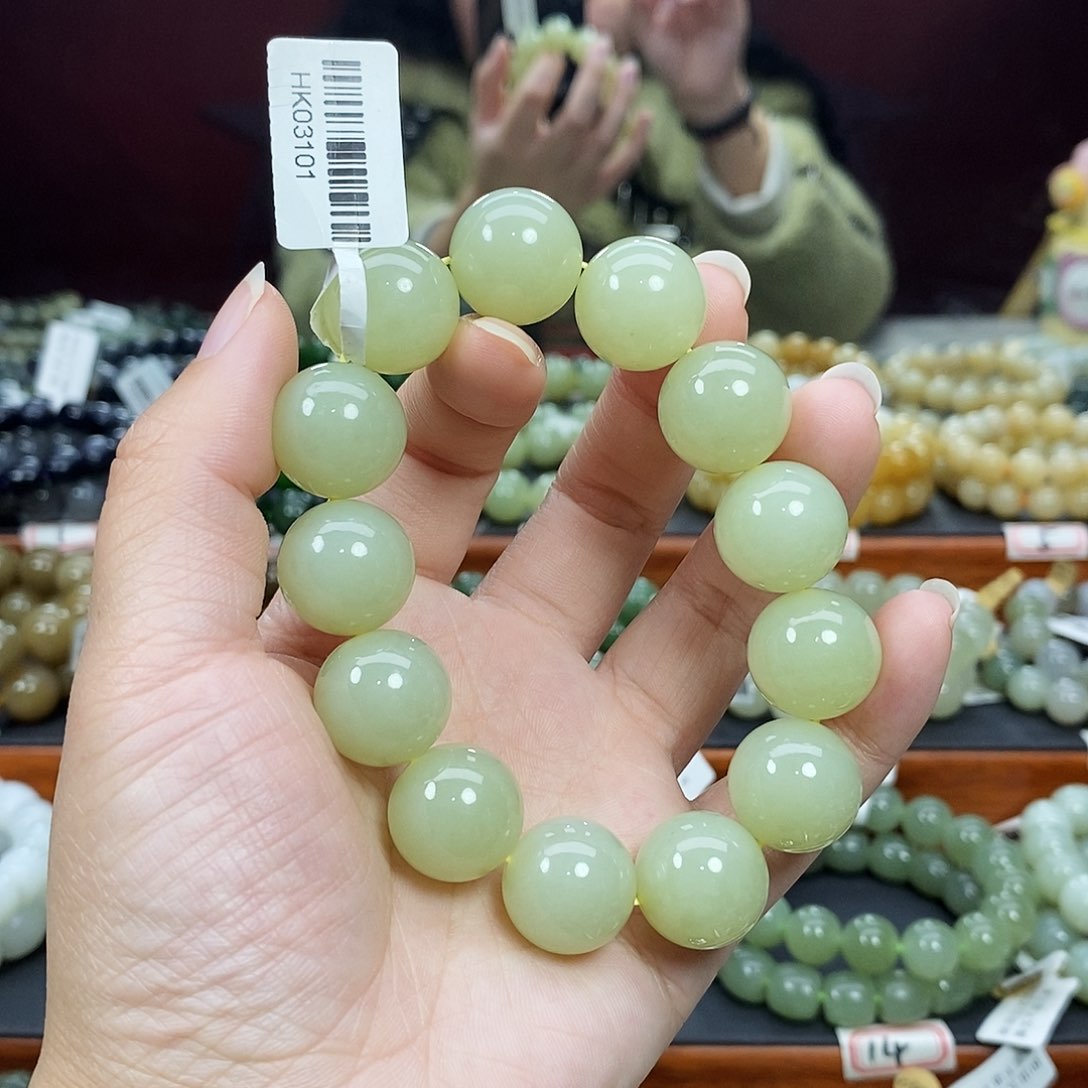 未镶嵌和田玉手链