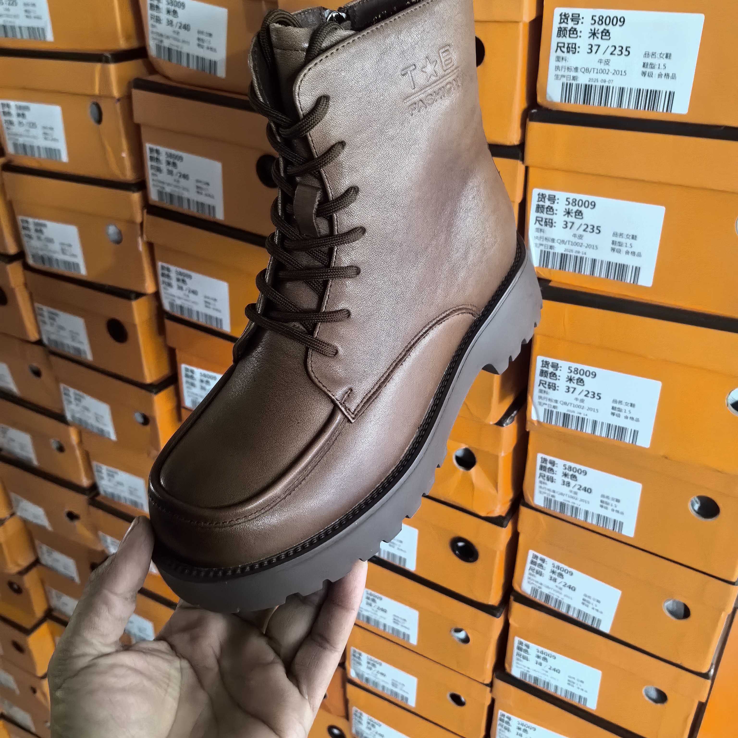 头层牛皮228131百搭超轻复古手工马丁靴