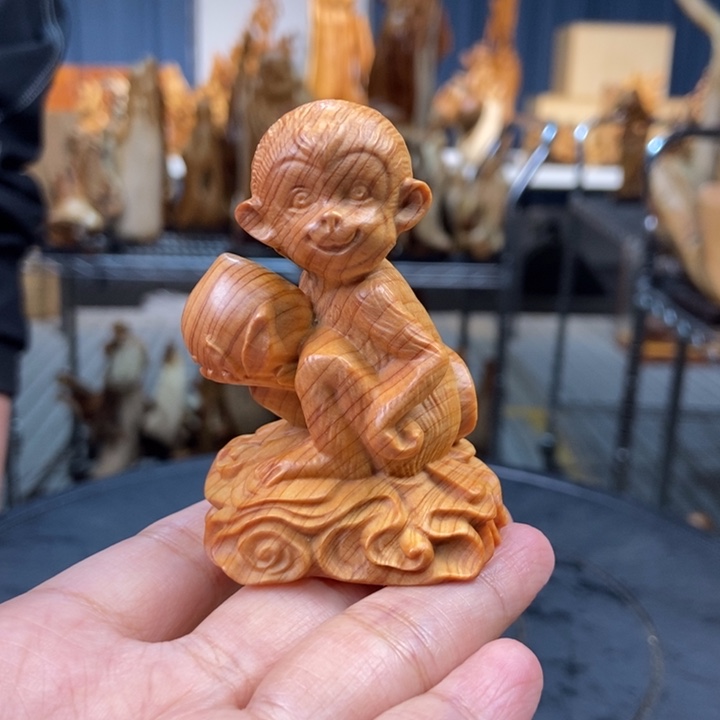 柏木（崖柏）手把件猴子