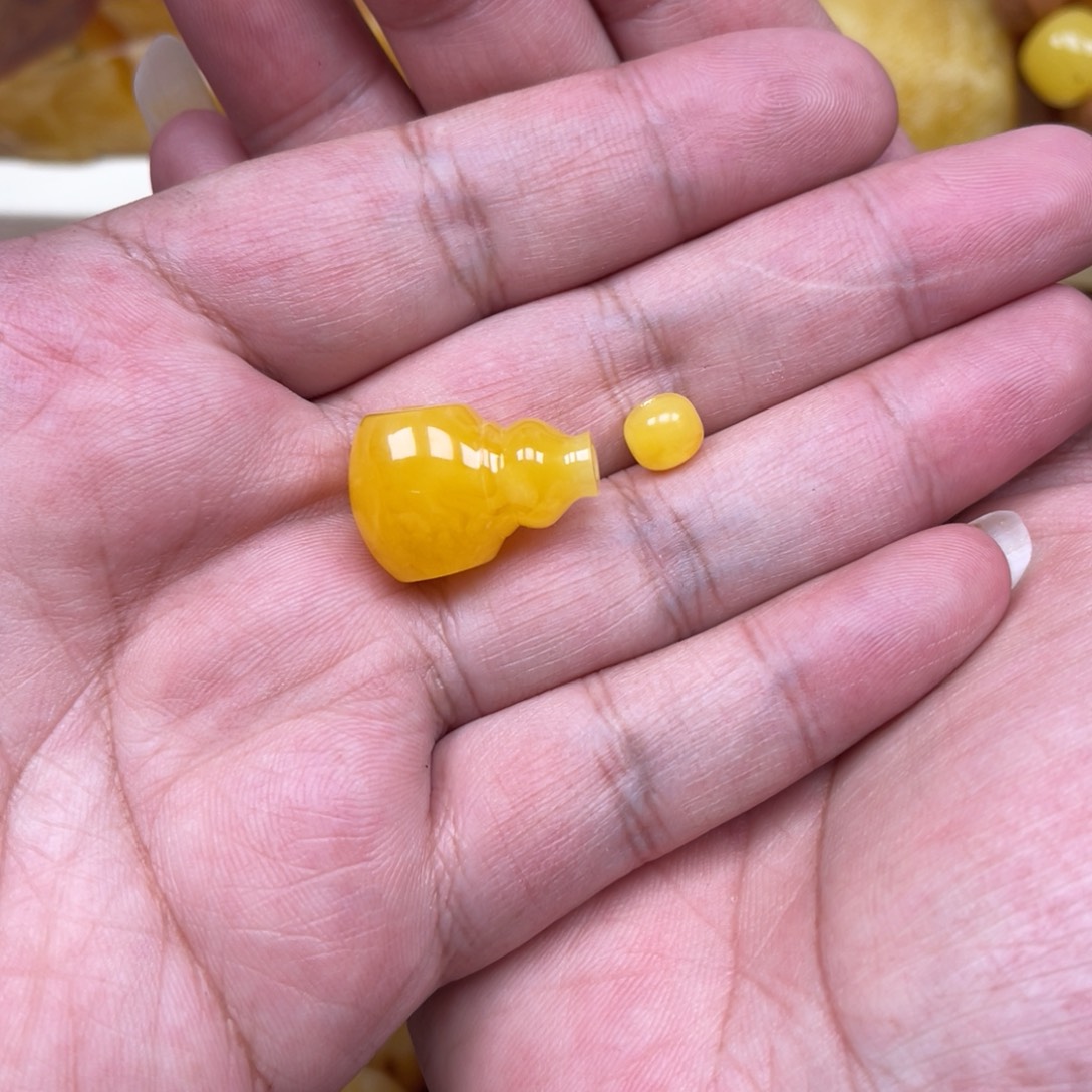 ～***我蜜蜡未镶嵌裸石三通