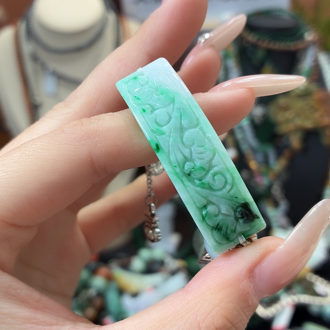 翡翠未镶嵌耳饰手串