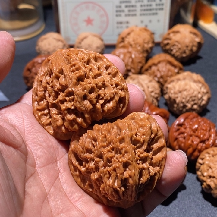 文玩核桃吊坠y****。南疆石