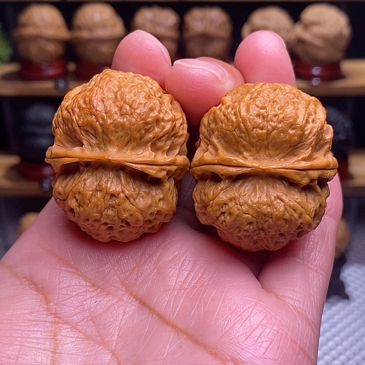 文玩核桃吊坠门蹲元宝12