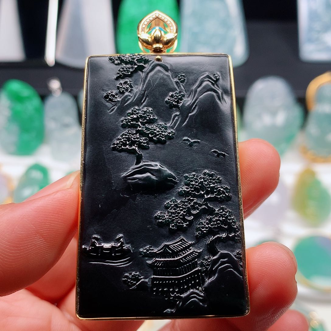 翡翠颈饰未镶嵌墨翠山水