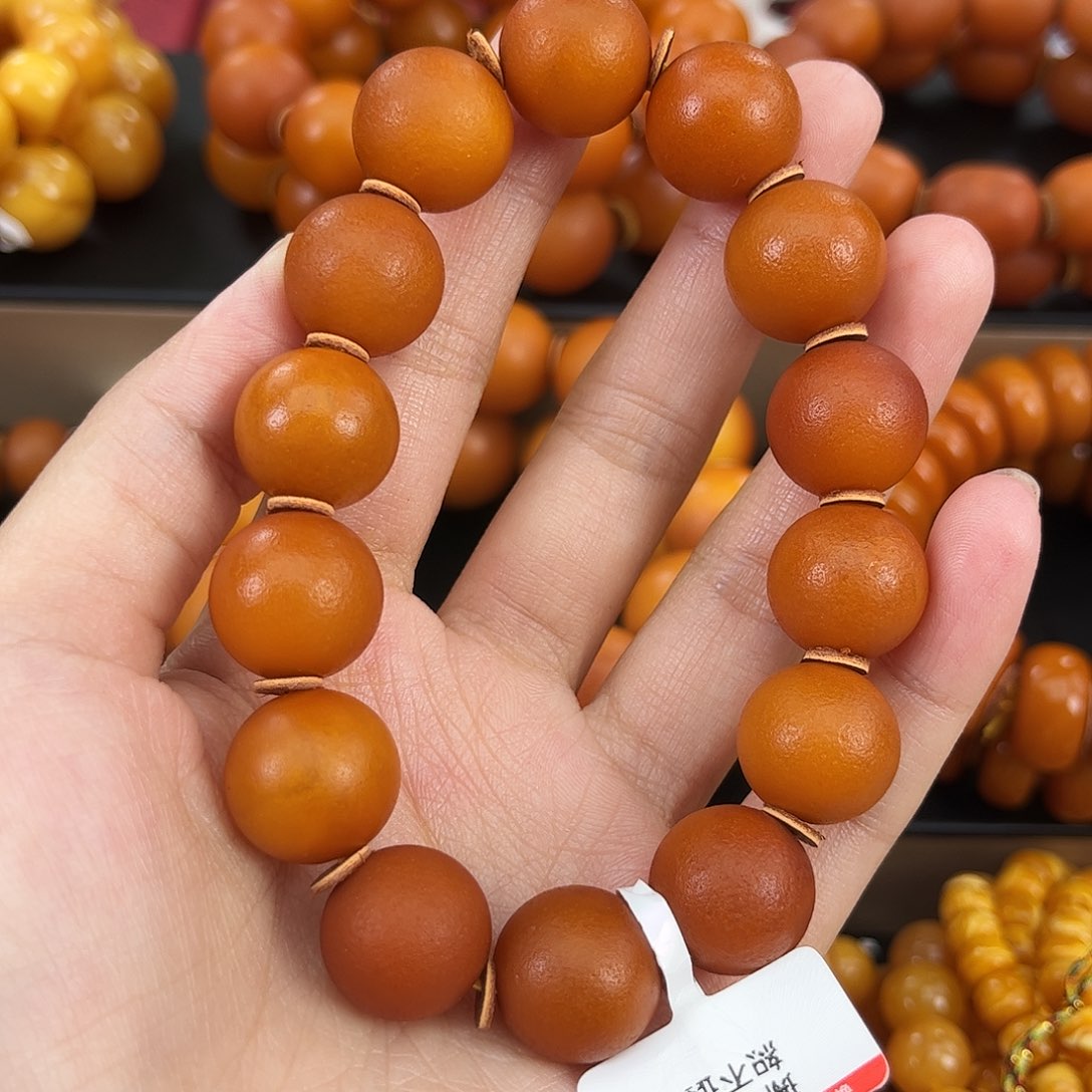 琥珀颈饰未镶嵌中****理蜜蜡