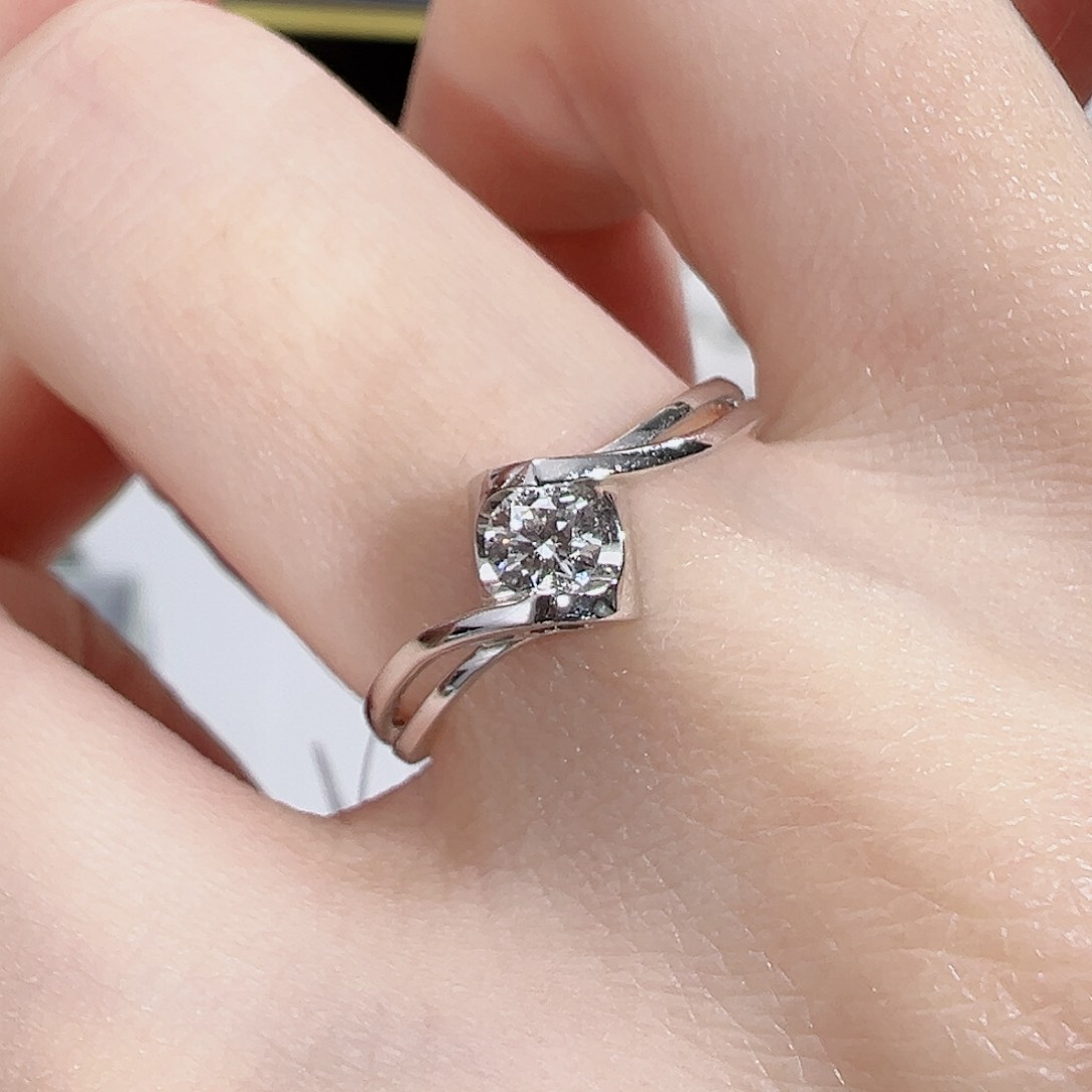 天然钻石戒指/指环铂Pt950镶嵌A18090727