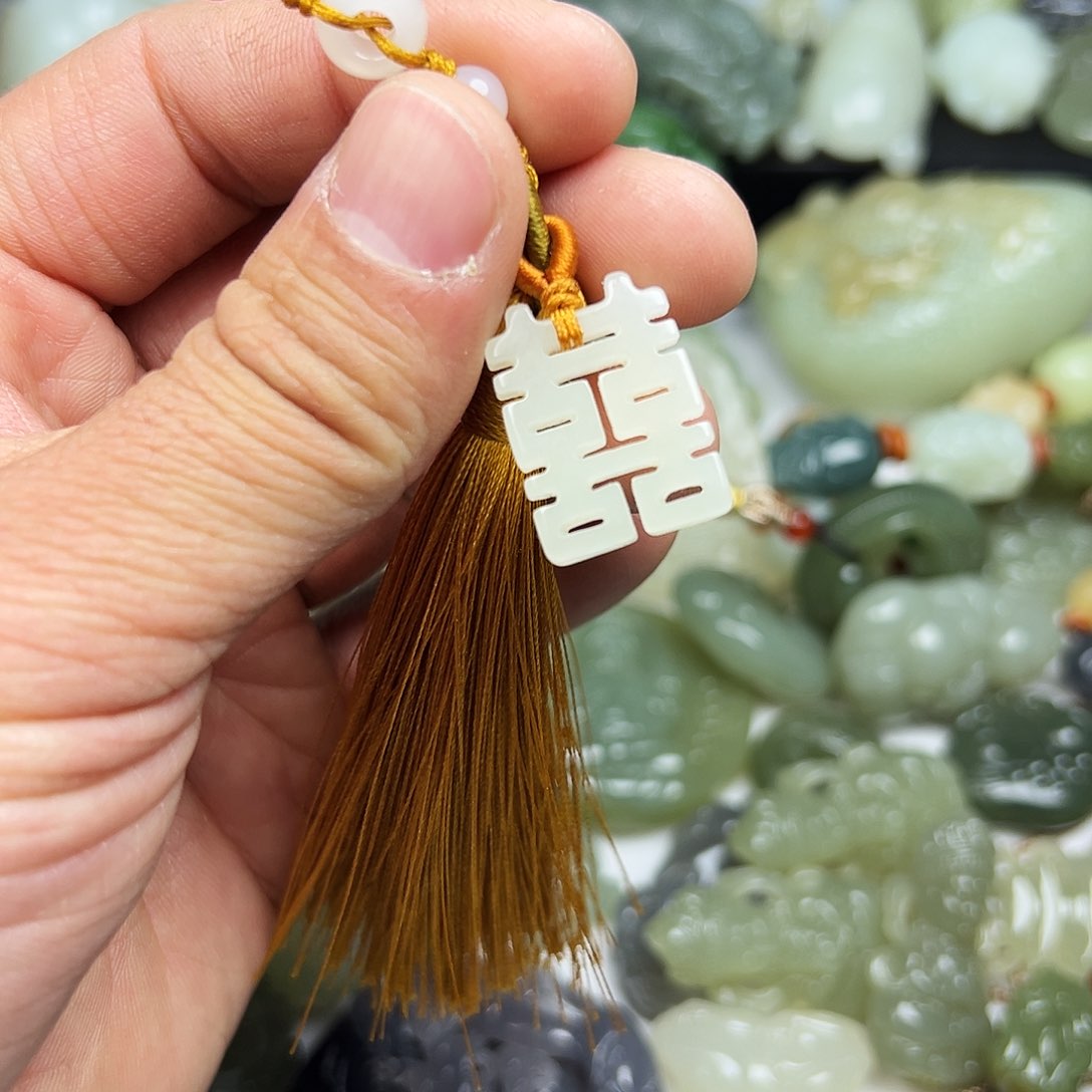 和田玉颈饰未镶嵌