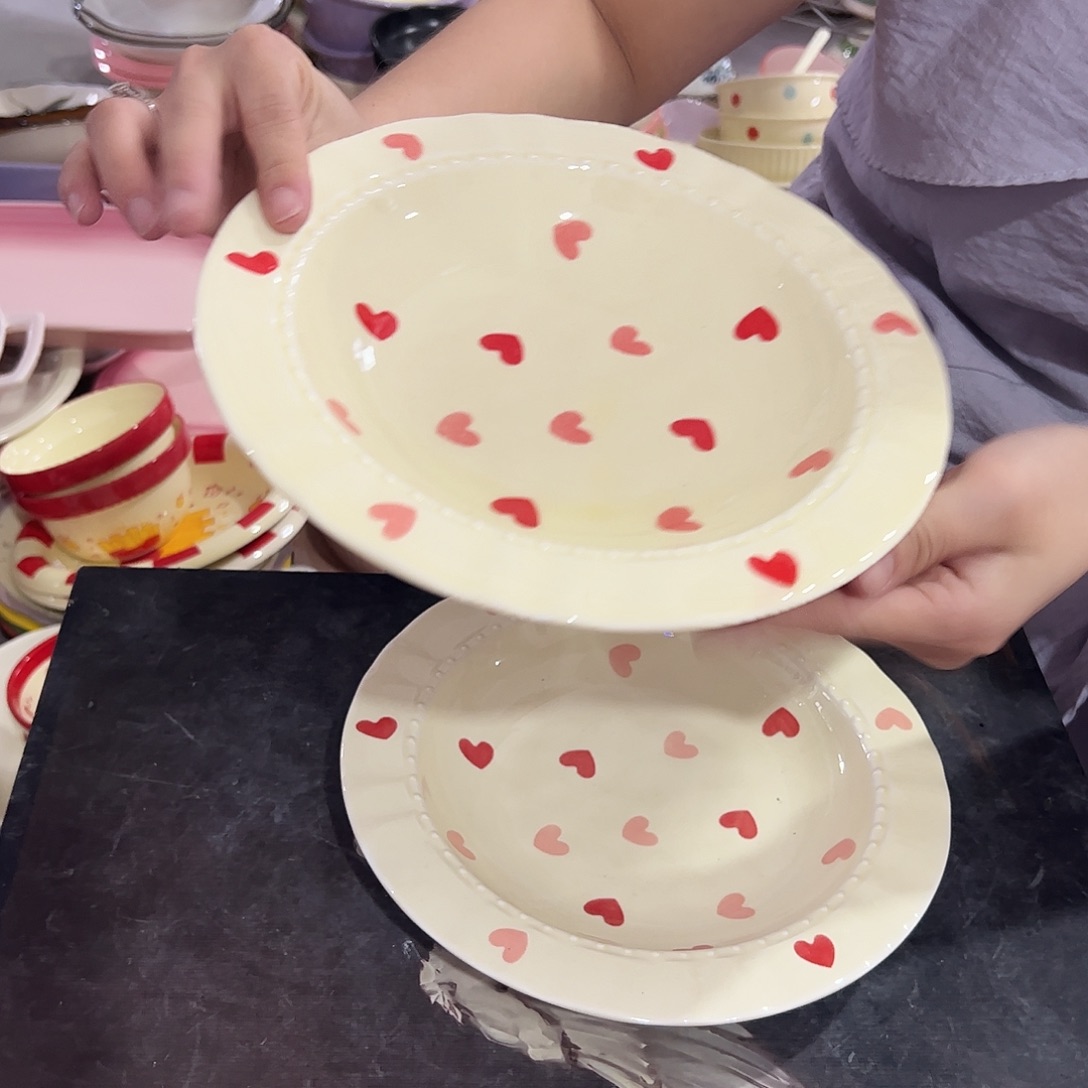 瓷片草帽爱心盘2个