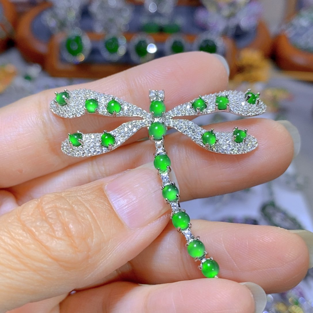 翡翠颈饰银S925镶嵌天然翡翠