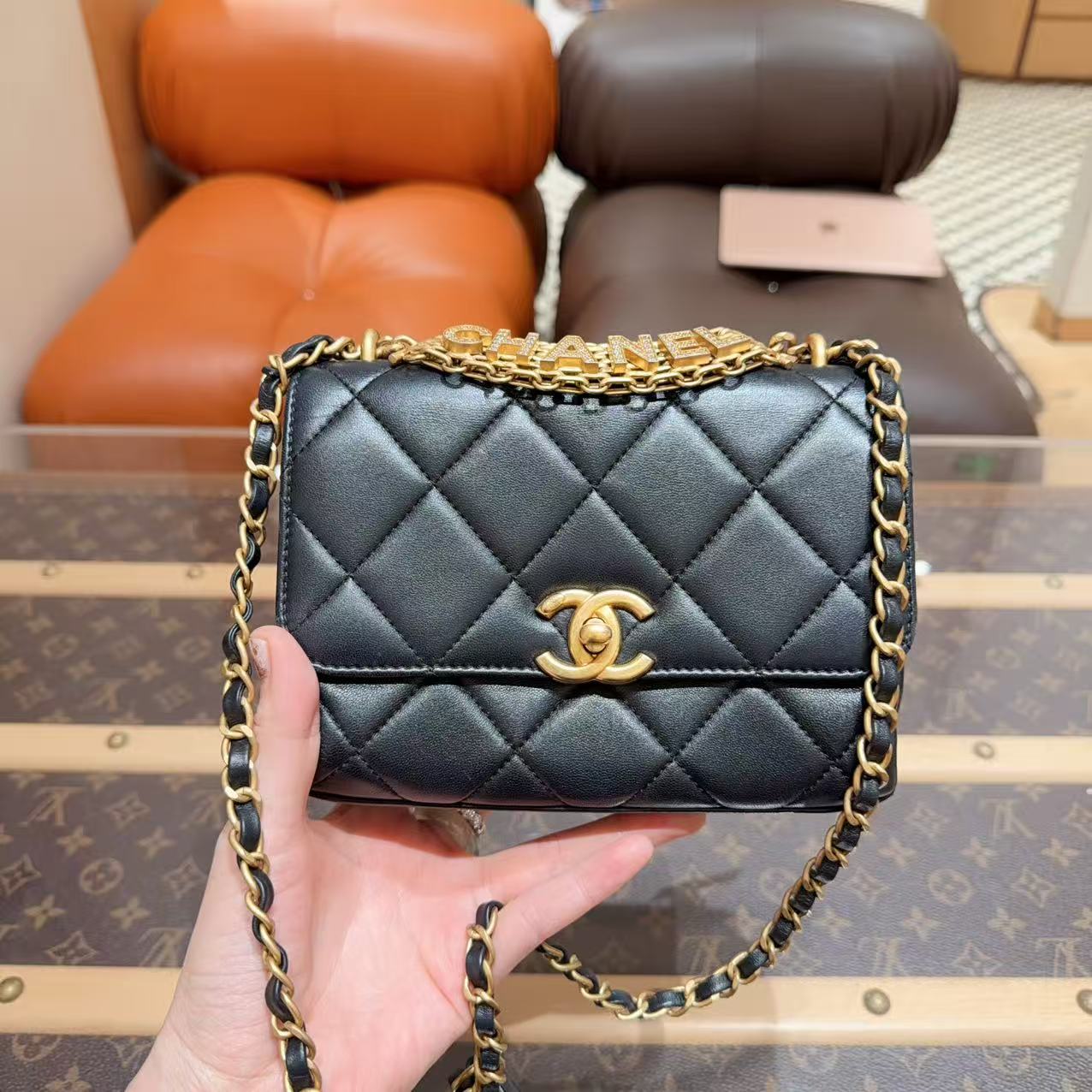 99新 Chanel/香奈儿 22s重工水钻字母logo方胖子斜挎包！芯片款！