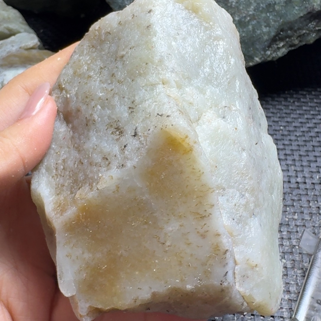 和田玉（糖玉）未镶嵌颈饰