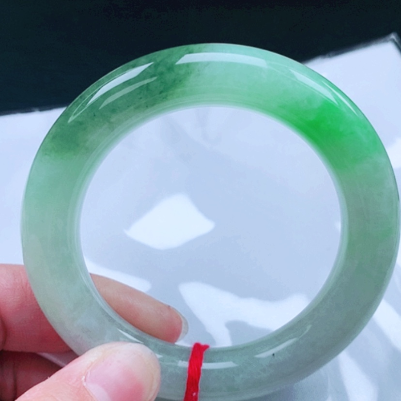 【闪购商品】翡翠手镯未镶嵌55圈