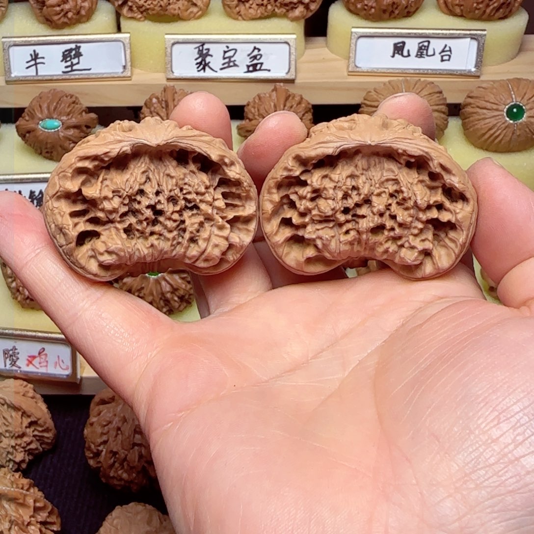 文玩核桃吊坠蛇王50