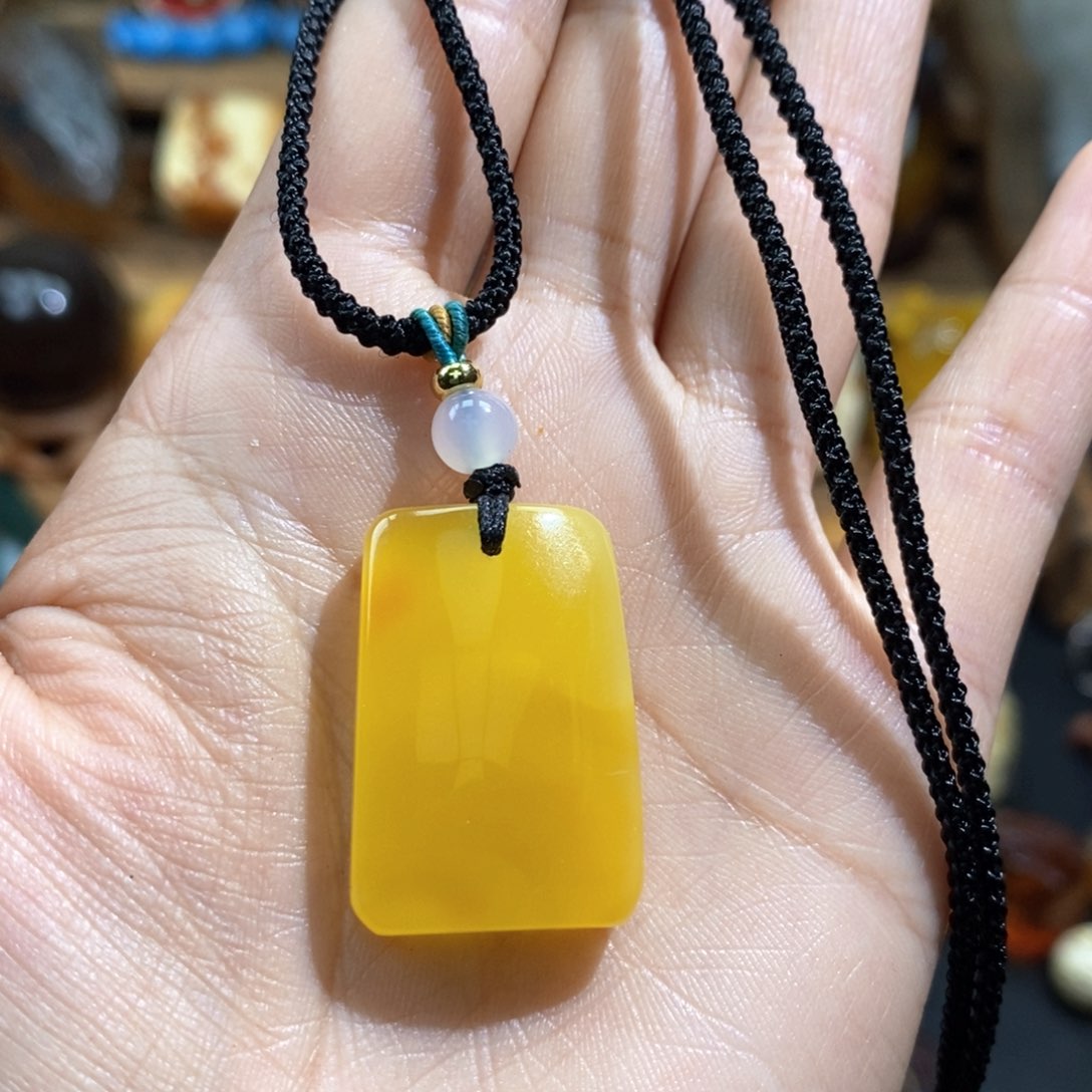 琥珀裸石未镶嵌琥珀