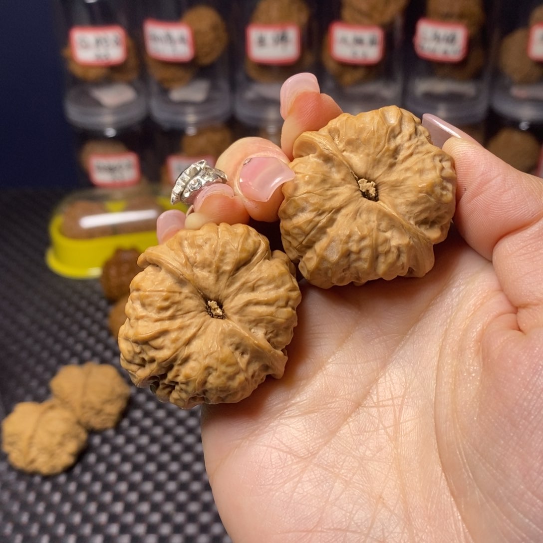 文玩核桃吊坠N****蛤蟆头