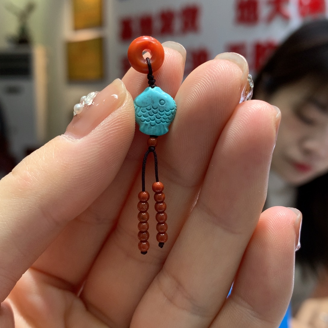 南红玛瑙配饰未镶嵌