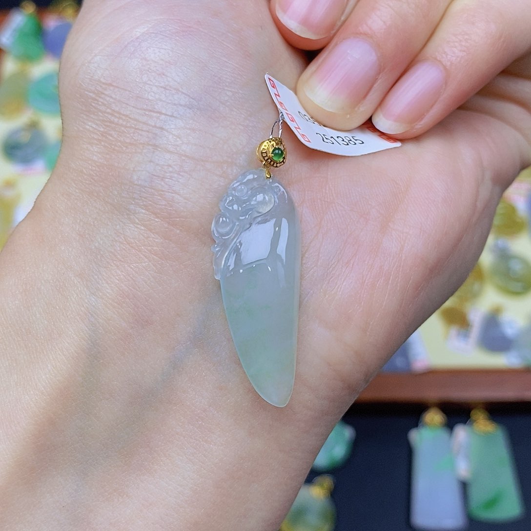 翡翠颈饰18K金镶嵌翡翠