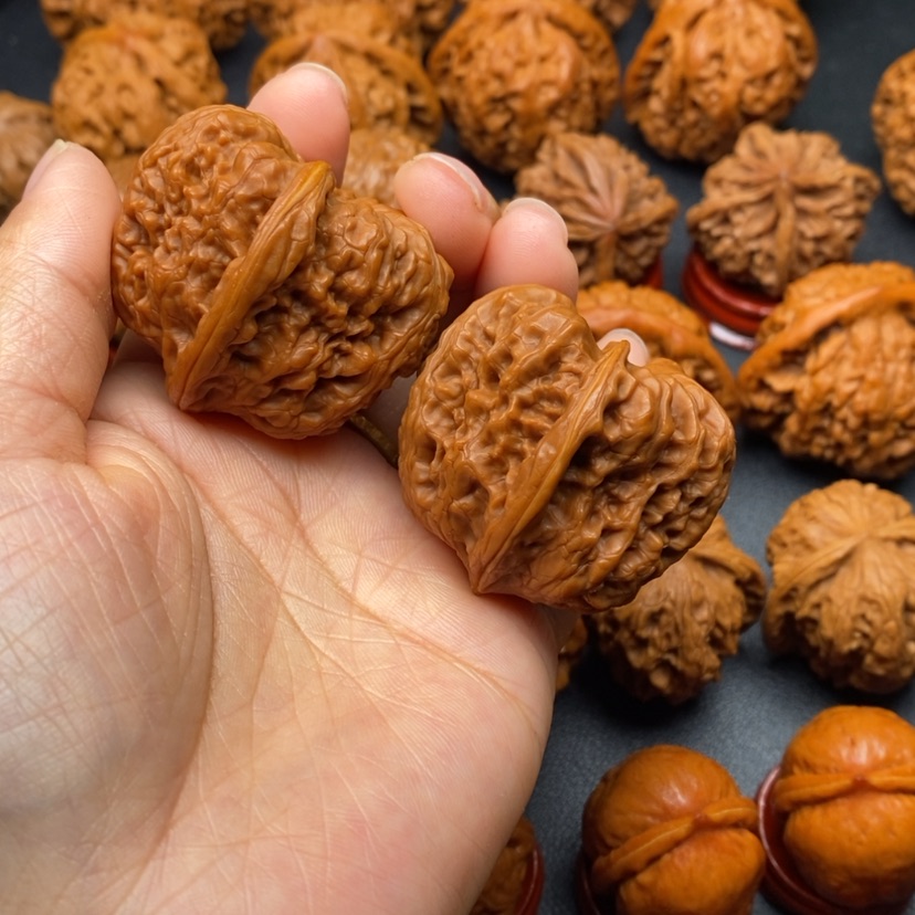 【闪购商品】文玩核桃把件42平谷凹底