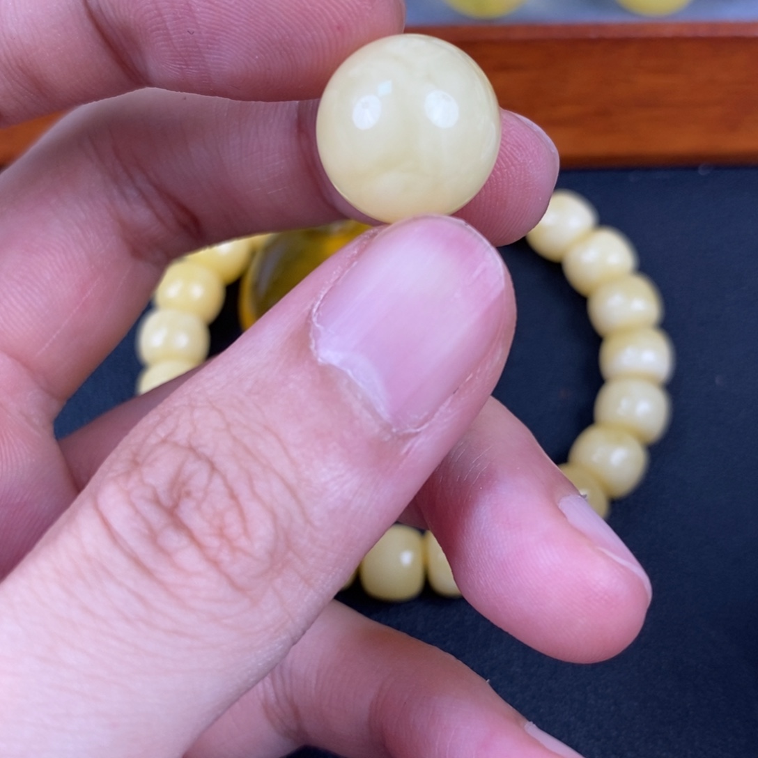 琥珀未镶嵌裸石微瑕18