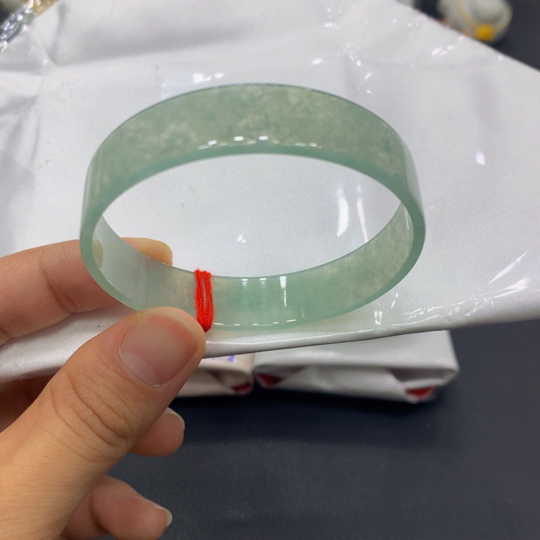 翡翠手镯未镶嵌翡翠4