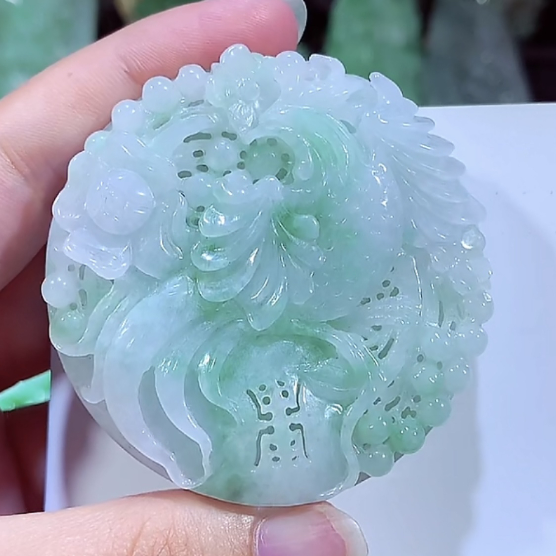 缅甸天然翡翠A货飘绿凤凰吊坠