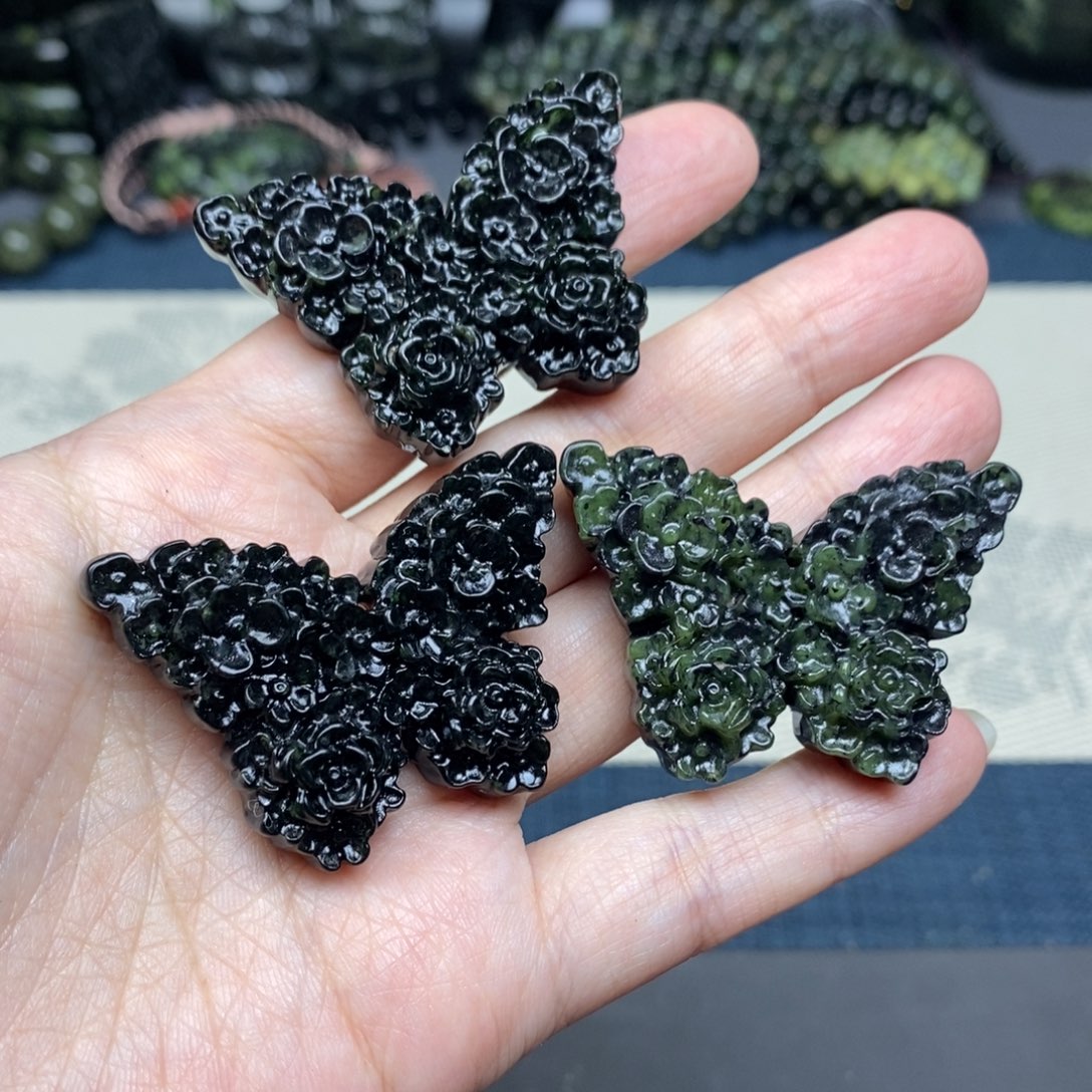 蛇纹石玉未镶嵌颈饰精品精工药王石蝶恋花，单个价