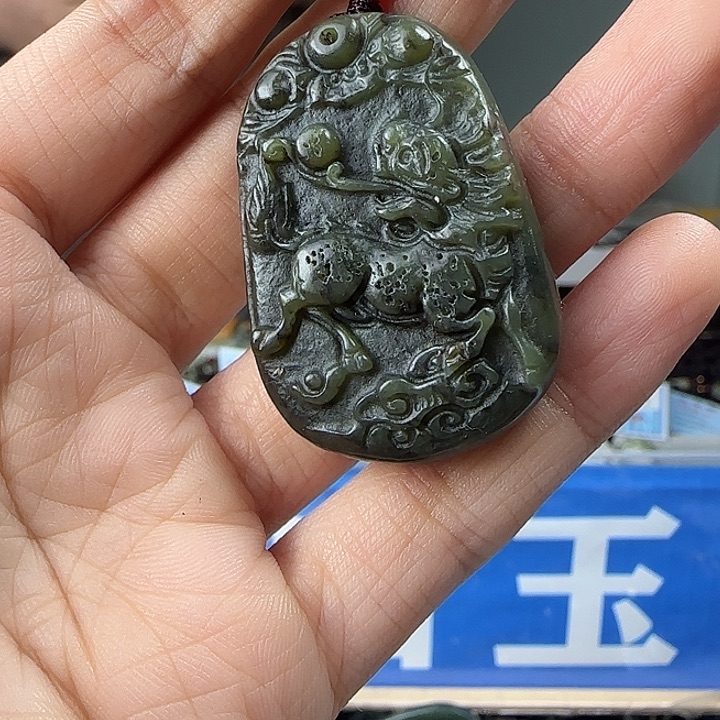 颈饰未镶嵌和田玉