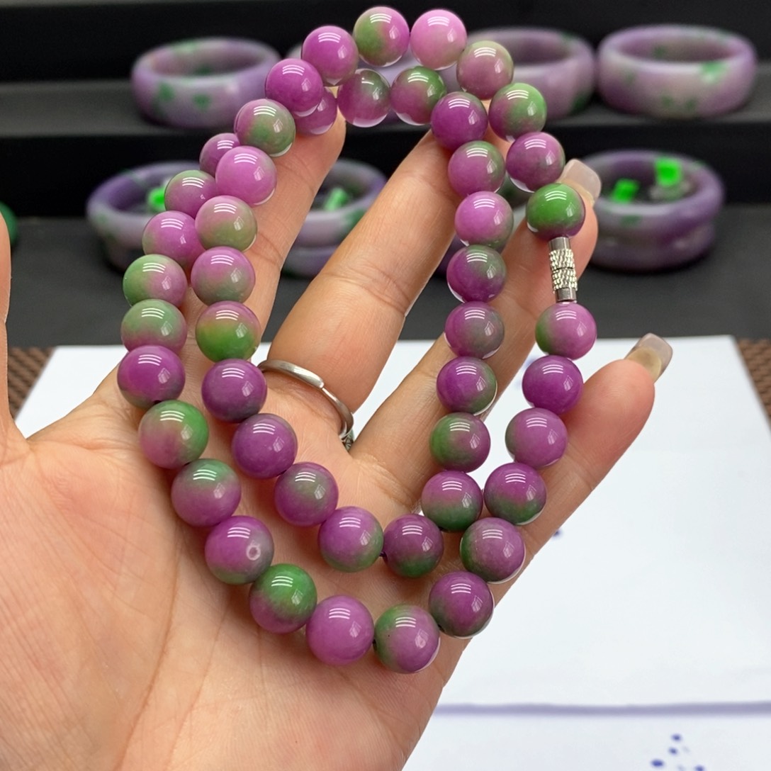 未镶嵌石英质玉珠宝奇石