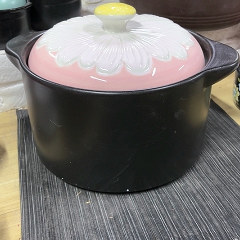 微瑕，明火，口径22厘米，高度13带盖子，针孔变形