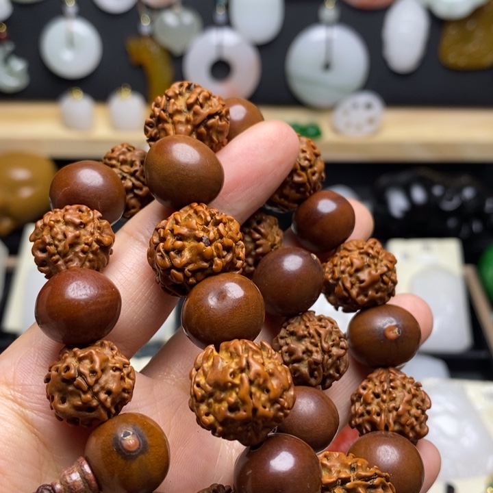 钠长石玉合金颈饰