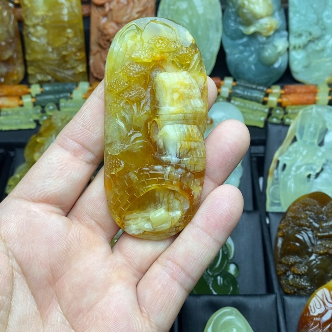 蛇纹石玉未镶嵌颈饰