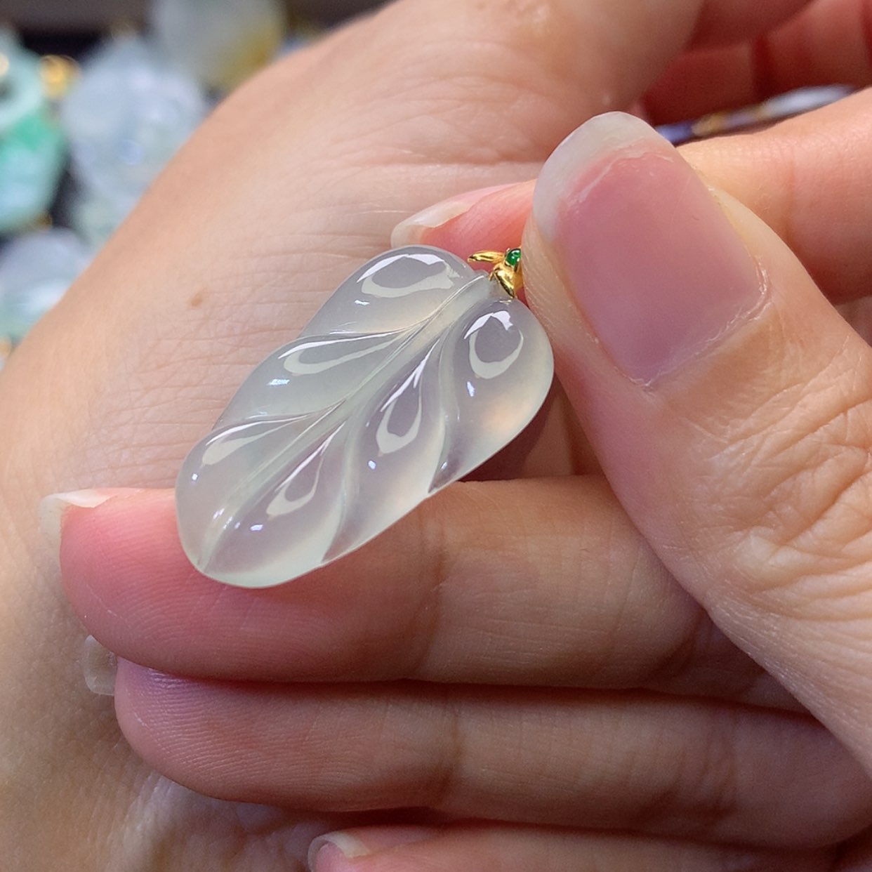 【闪购商品】吊坠(赠链)18K金镶嵌翡翠