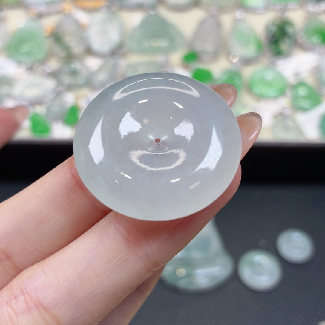 翡翠未镶嵌颈饰扣子