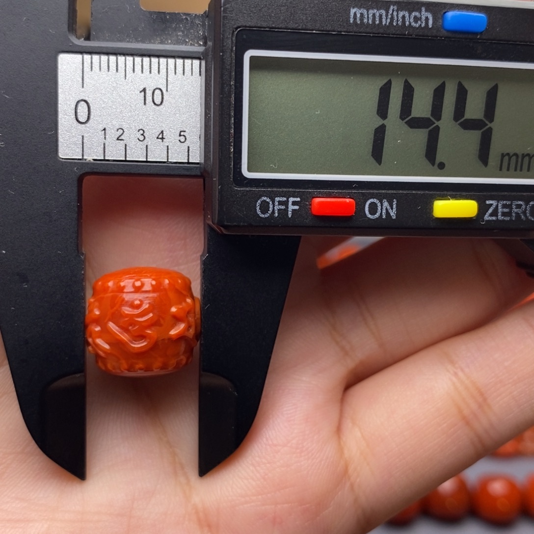 南红玛瑙配饰未镶嵌有瑕疵