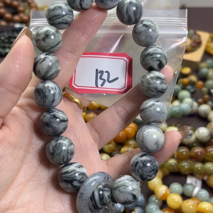 燕***肥蛇纹石玉未镶嵌手链