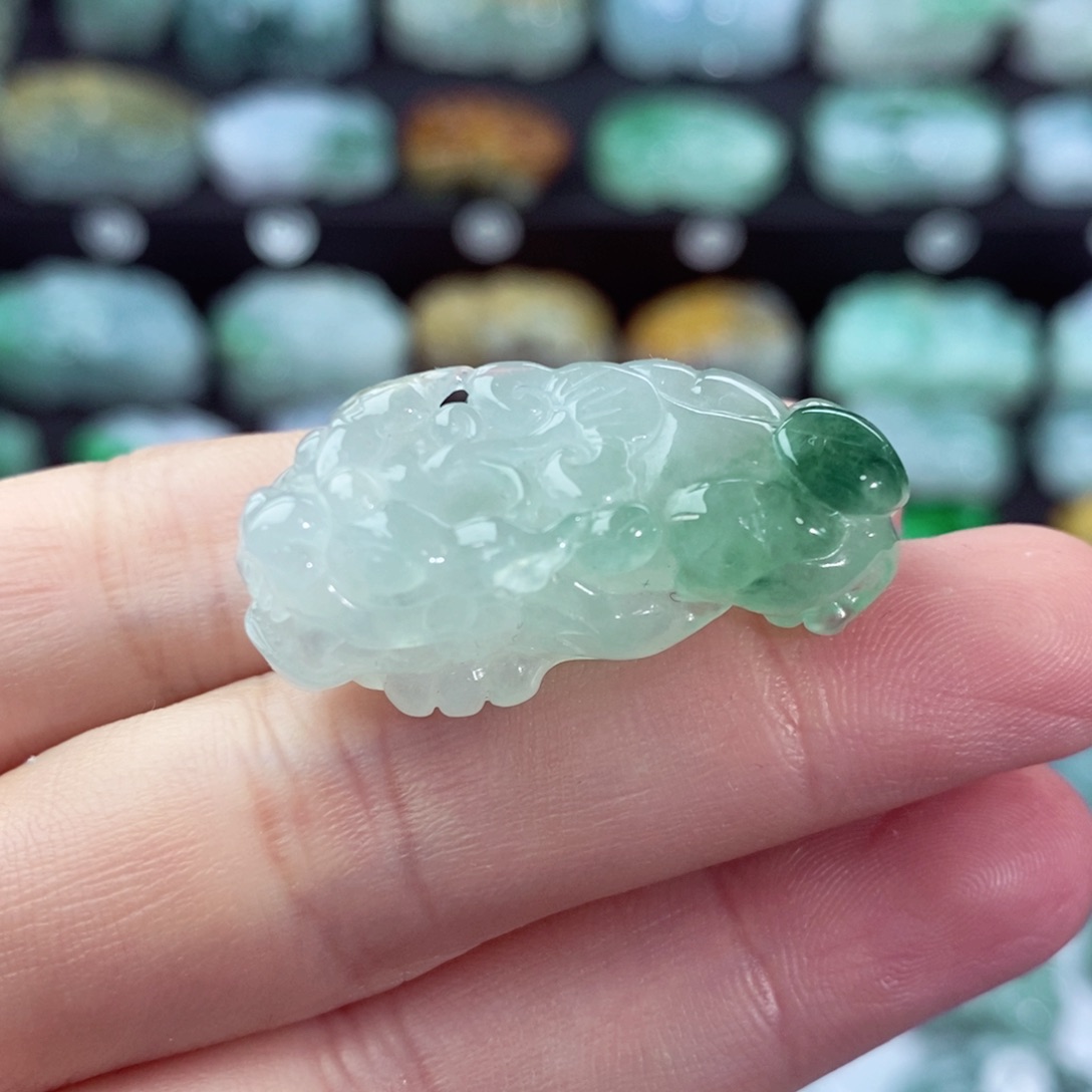 翡翠颈饰未镶嵌天然