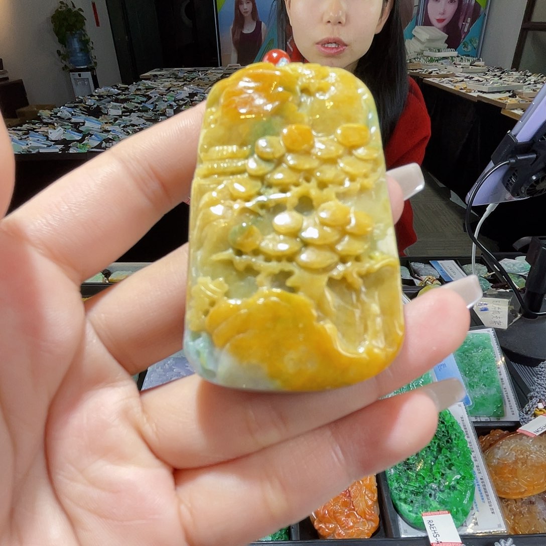 颈饰未镶嵌翡翠一