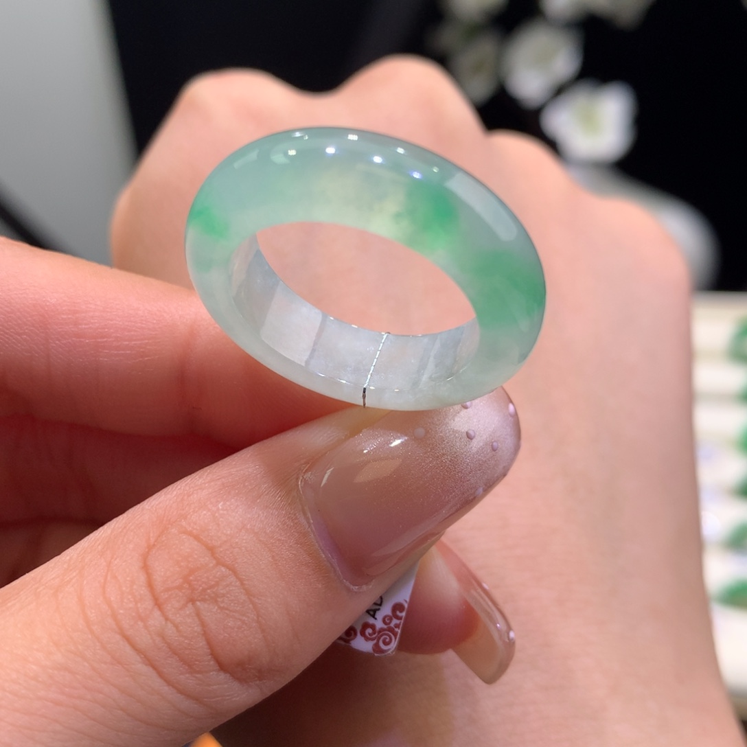 翡翠未镶嵌戒指翡翠