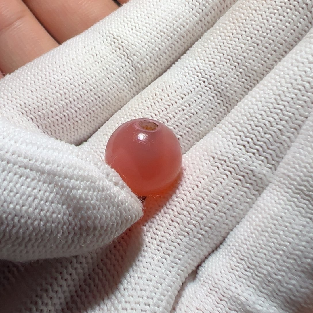 用***3玛瑙/玉髓未镶嵌珠子。