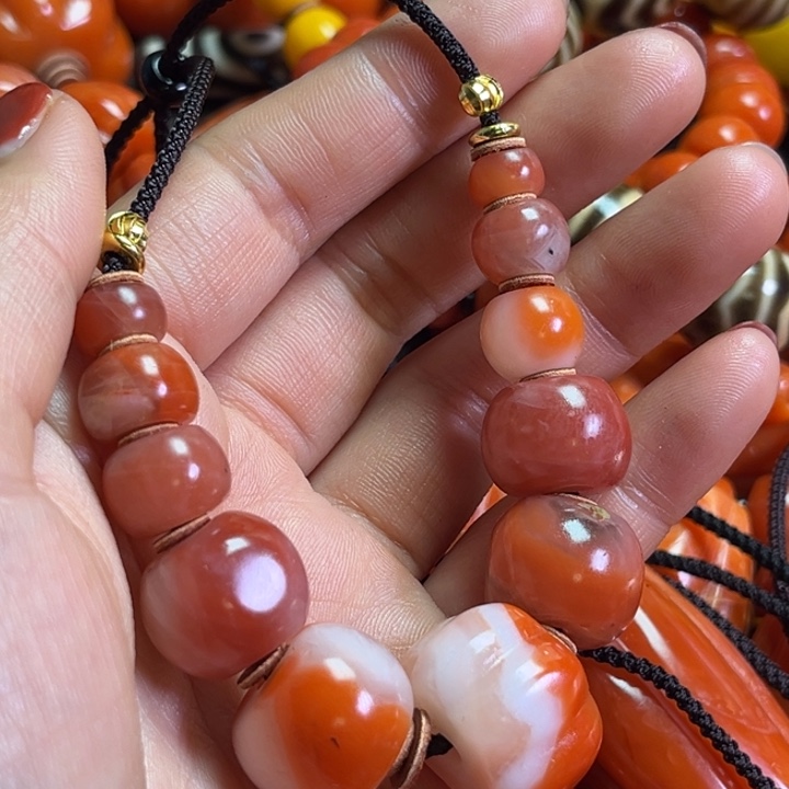 颈饰琉璃春****琉璃……….