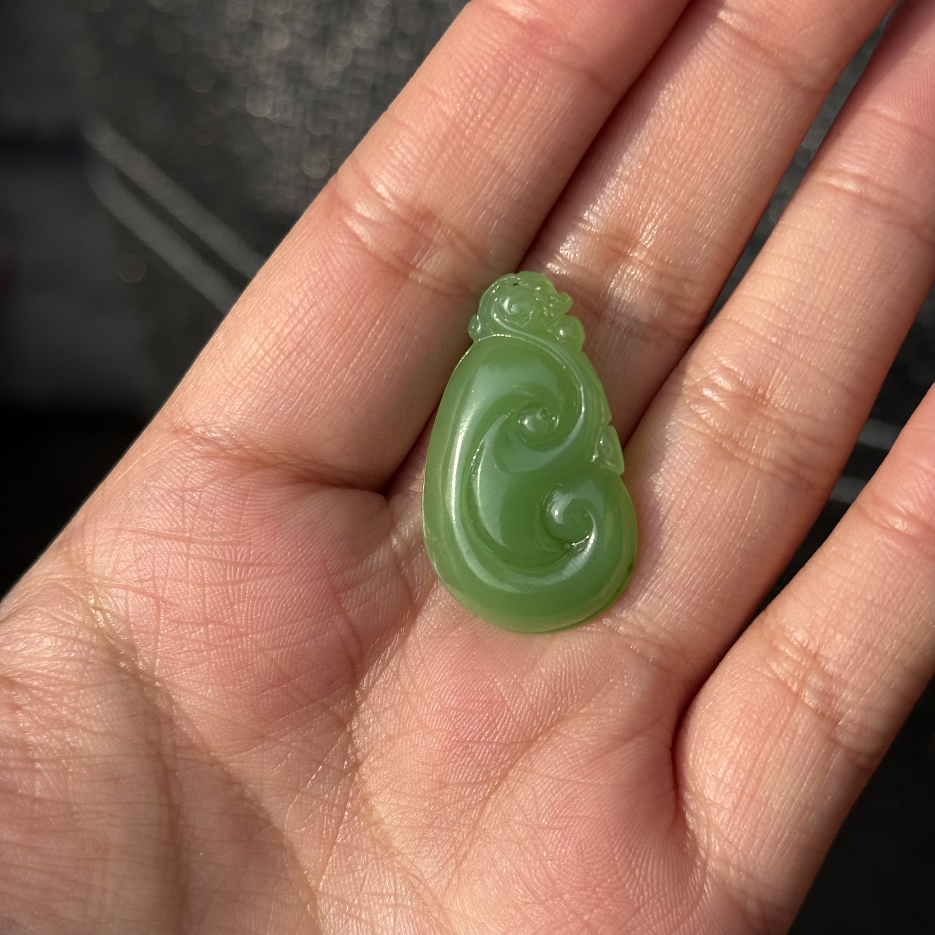 和田玉颈饰未镶嵌苹果绿如意豹哥拍一发一