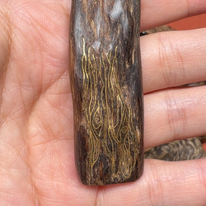 大叶紫檀（黑酸枝木类）
