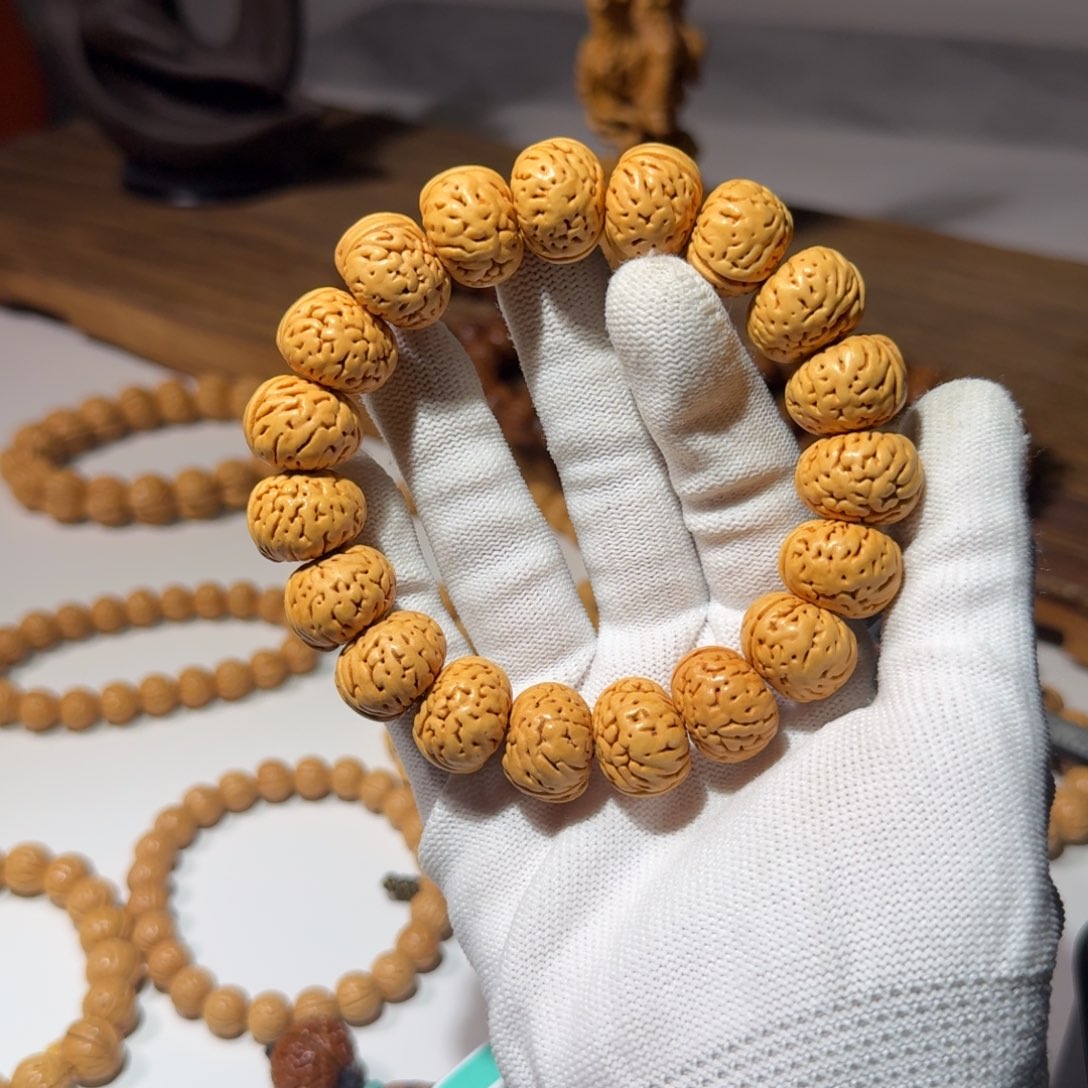 幽***默桃核吊坠老树一代油扣走色快保红保沉水