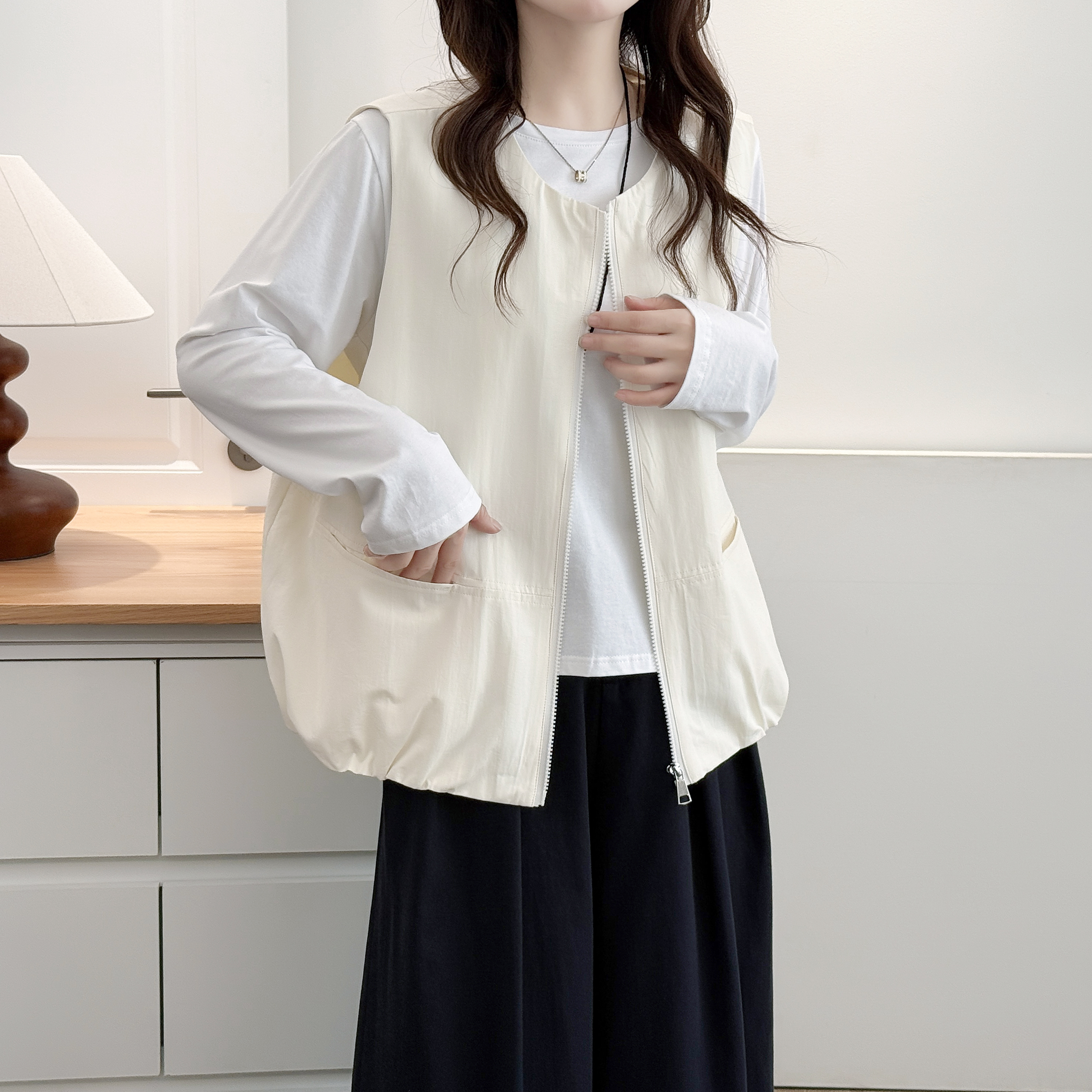 2025秋季新款圆领显瘦纯色背心马甲大码宽松简约百搭无袖上衣女