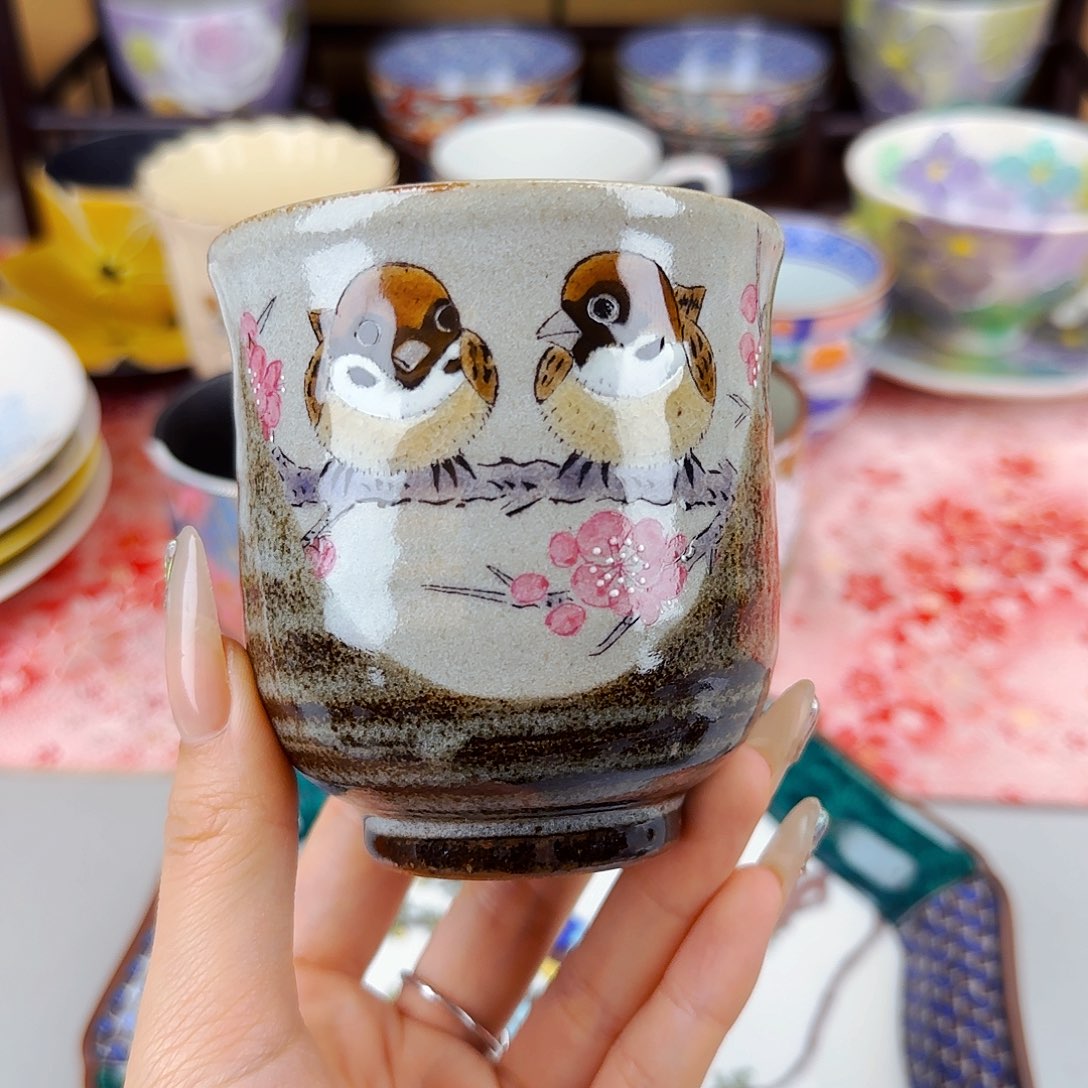 他家茶具瓷器真美！